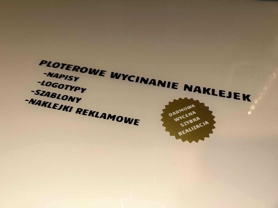 Wycinanie z folii – napisy, logotypy, naklejki | Darmowa wycena