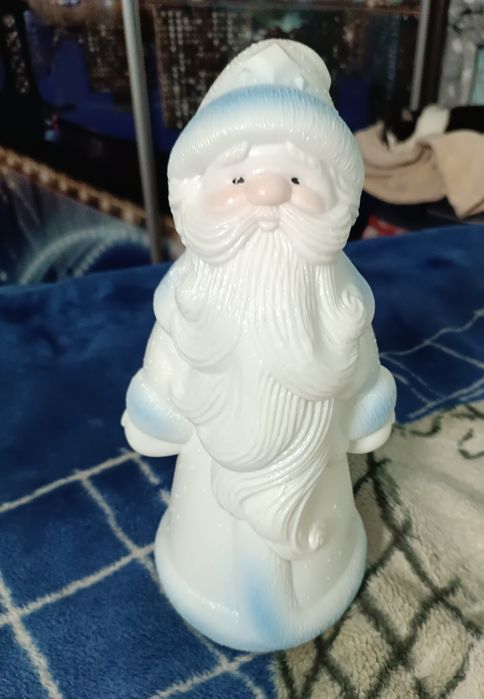 Дед Мороз под Ёлку