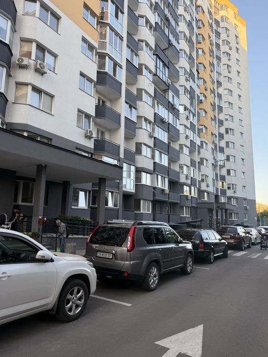 Продам велику 3-х кімнатну квартиру,вулиця С.Петлюри 21 Б