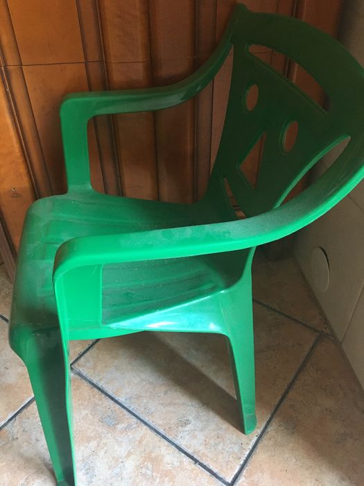 Krzesełko  dla dziecka plastikowe