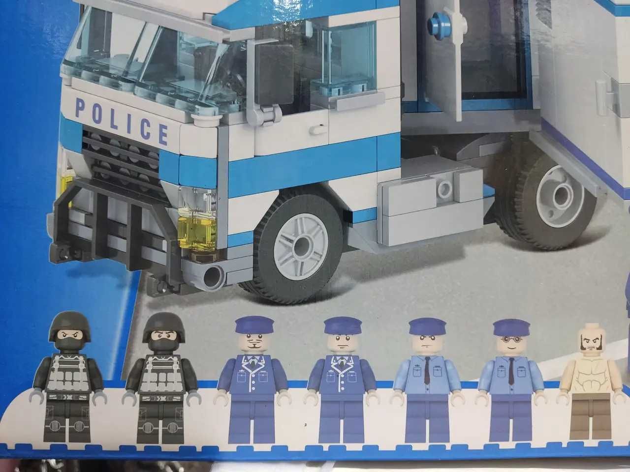 Конструктор City 1203 Полиция Передвижная полицейская база Lego 691 д