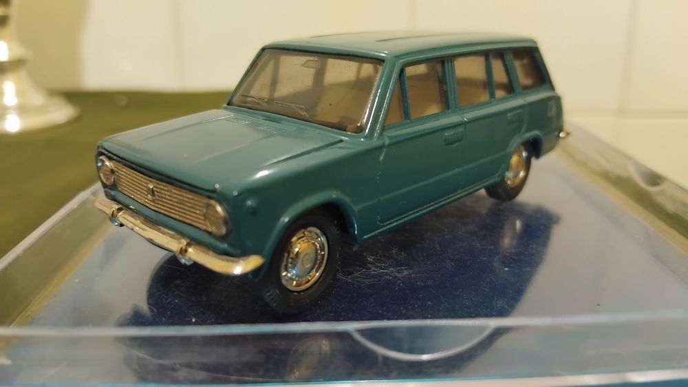 Модель 1/43 Ваз 2102-СССР-80-е года