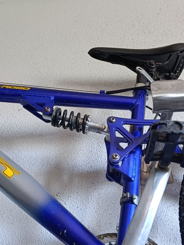 Bicicleta montanha 26 mudanças Shimano