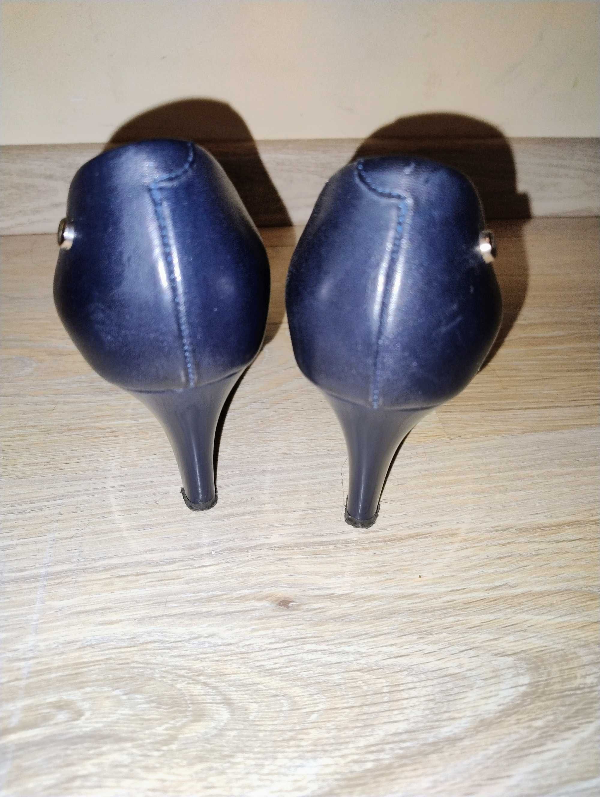Buty,szpilki Venezia 37 granatowe