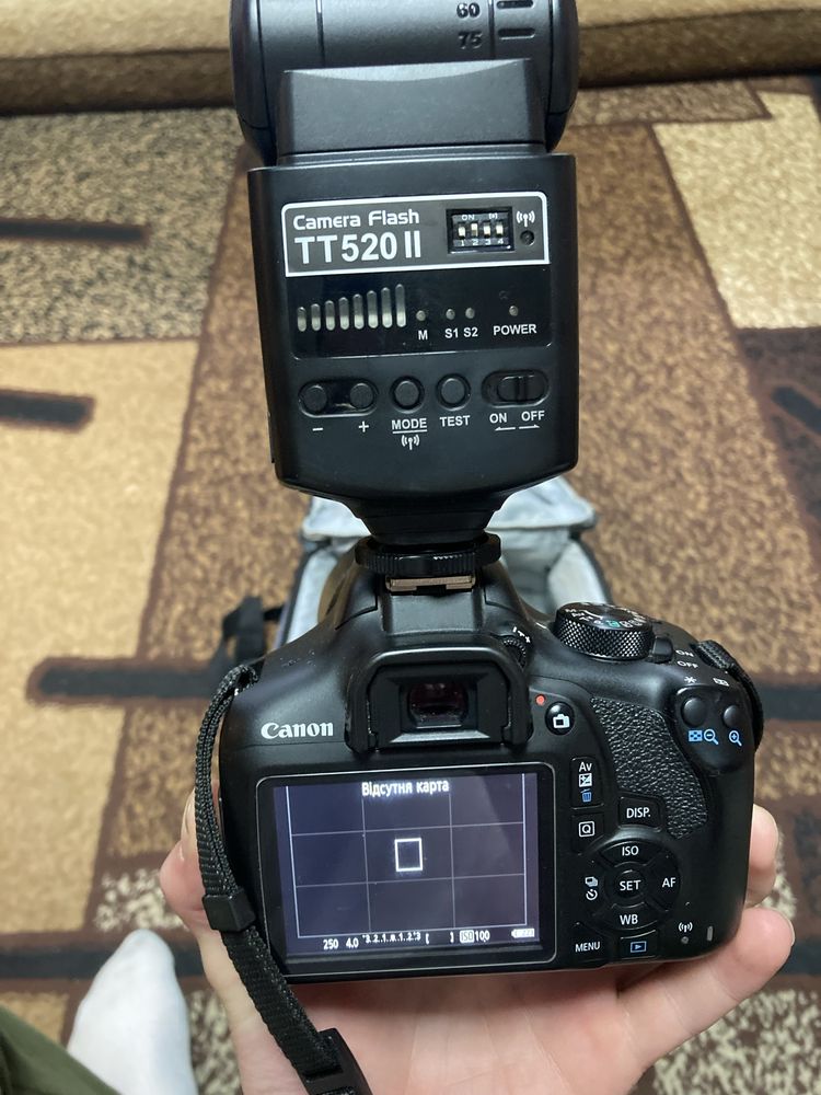 Canon 1300D Амереканський