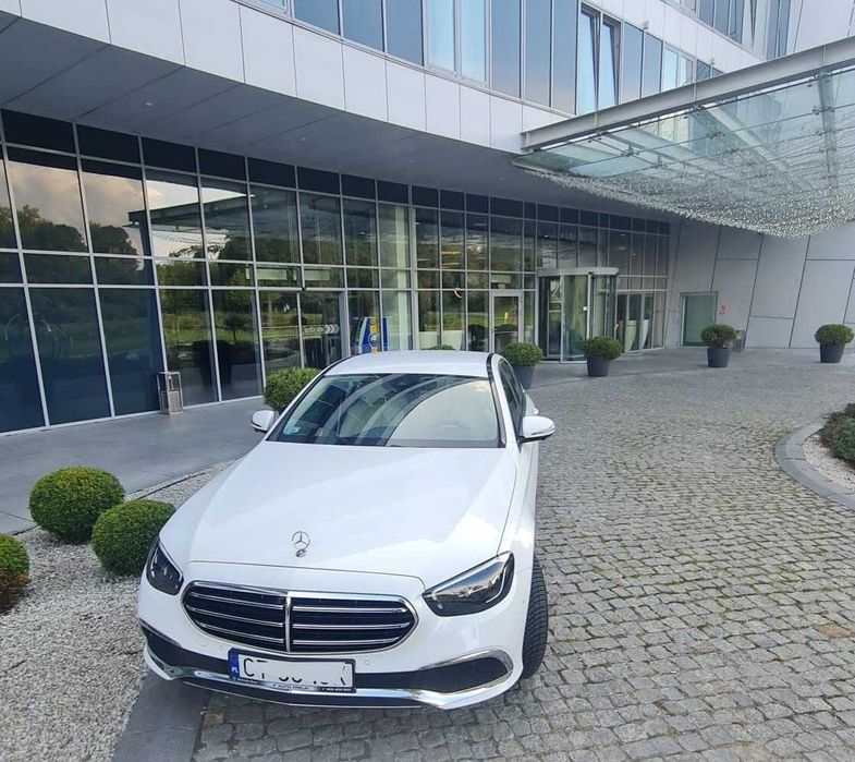Przewóz osób transfery lotniskowe firmowe VIP - NOWE Mercedes Audi BMW