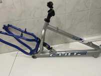 Vendo quadro cube xc com amortecedor