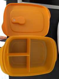 Tupperware amarelo com divisórias