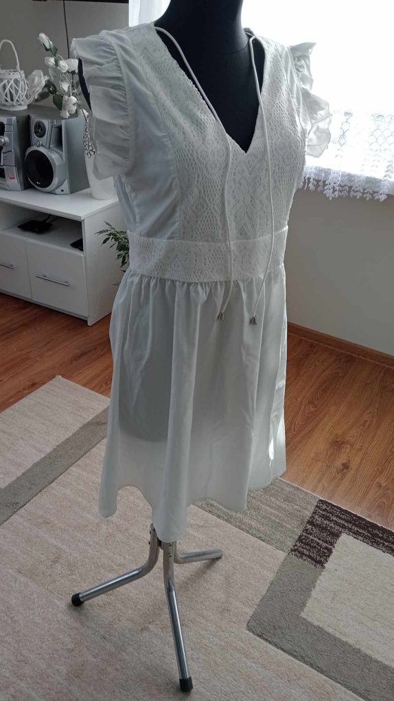 Damska biała sukienka