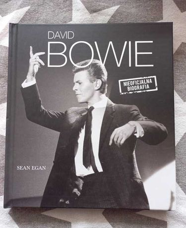 "David Bowie: Nieoficjalna biografia" Sean Egan