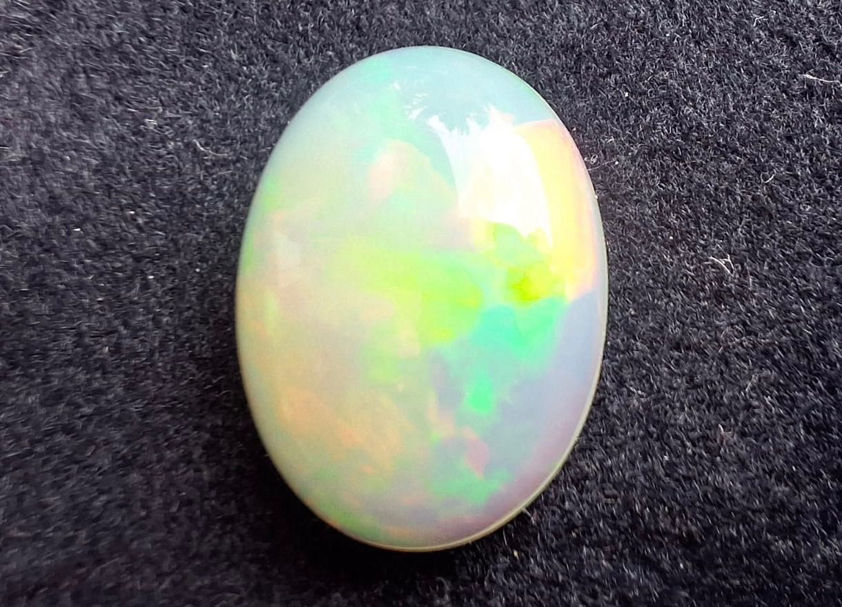 Opal naturalny, Kenia, 3,60 ct