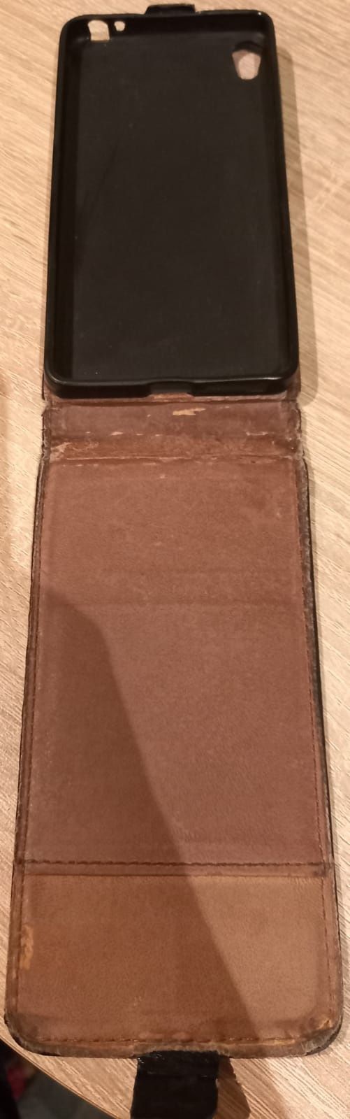 Sony Xperia E5 etui z klapką na magnes