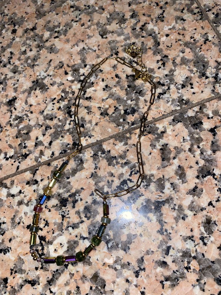 Vendo colares ,relogio e anel ,ouro e prata
