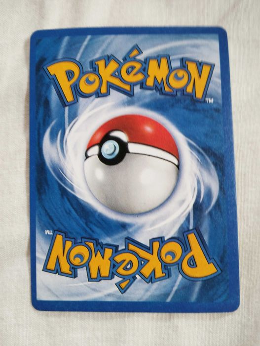 Mewtwo raro em bom estado