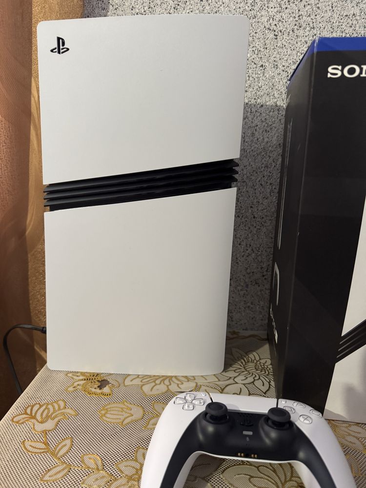 Playstation 5 PRO 2 tb,плюс підписка на 12 місяців