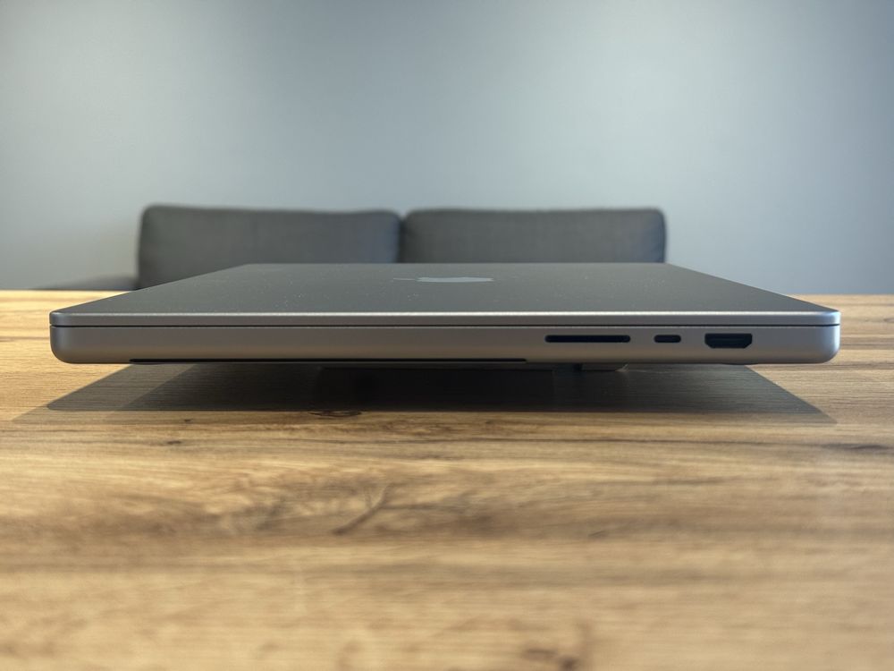 Macbook pro 16 m2 Max 12/38gpu 64/2tb !! НОВИЙ !!