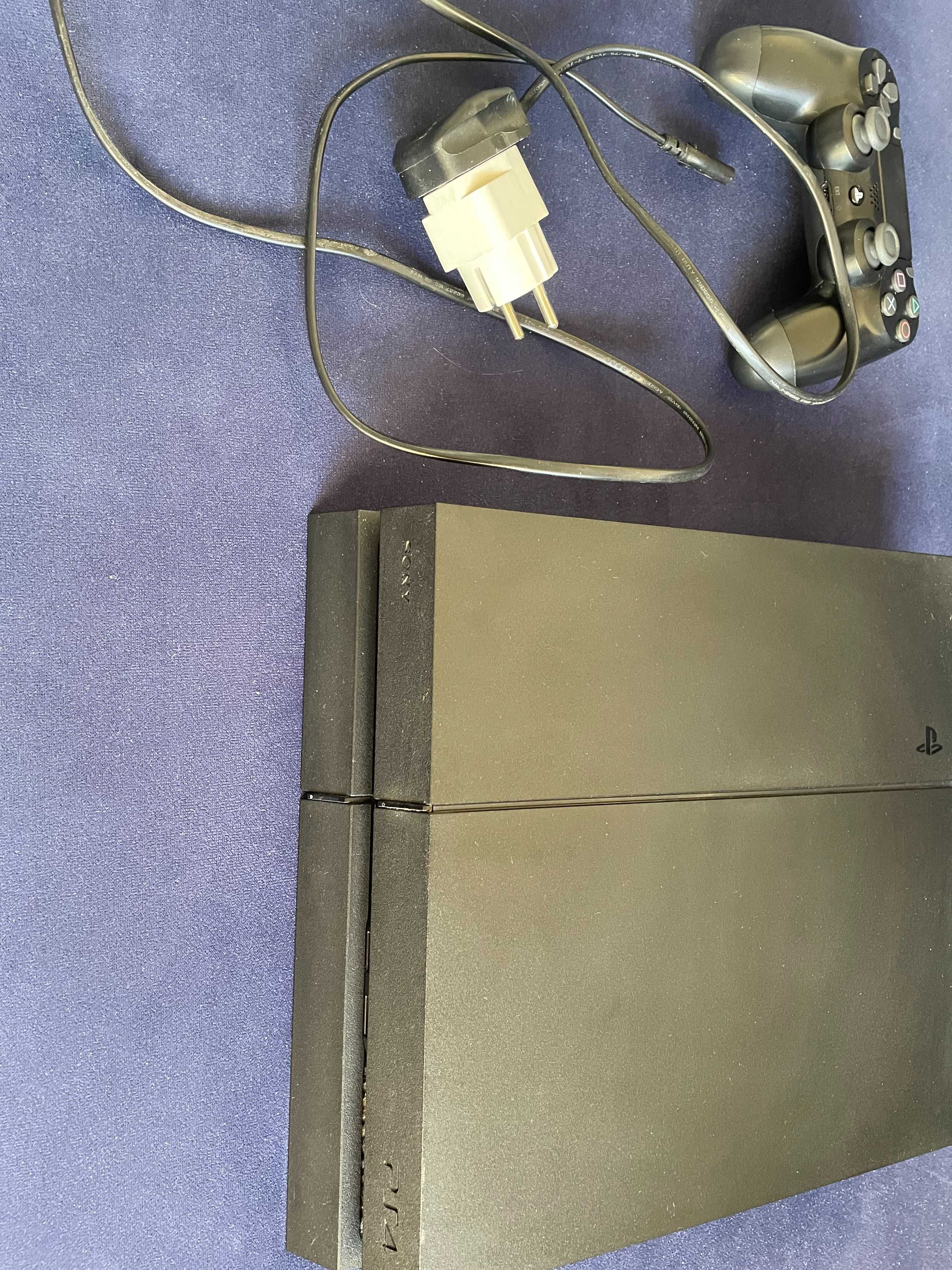 Konsola PS4 FAT 500GB z padem i zasilaczem.