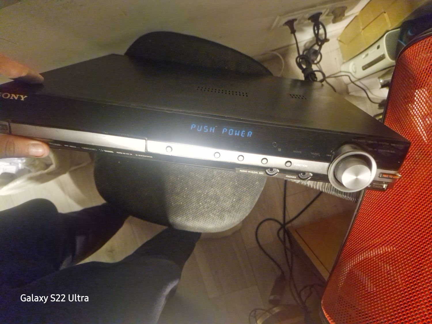 Sony DAV-DZ680...