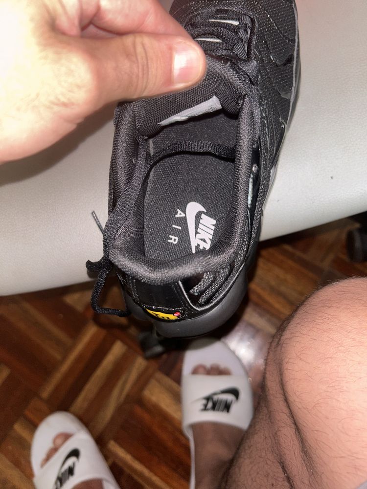 Nike tn all black