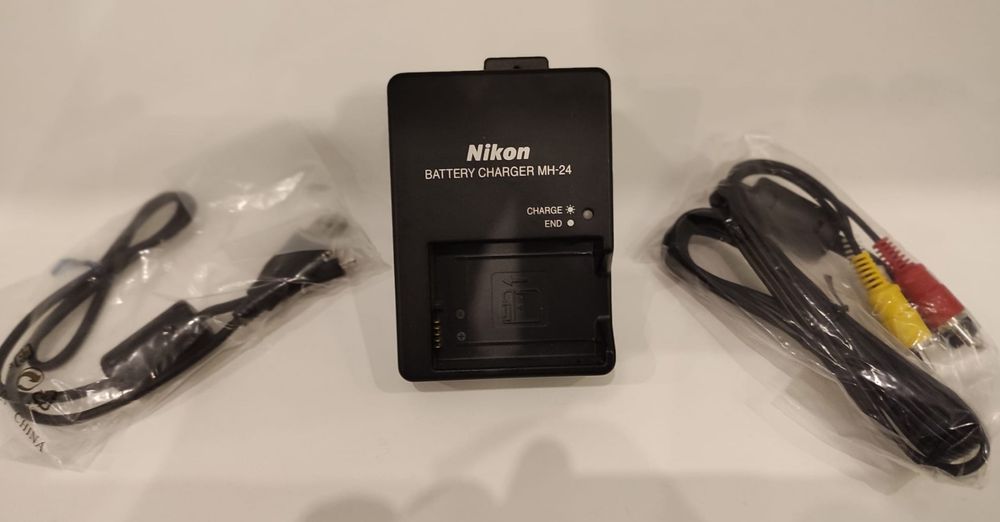 Máquina Reflex NIKON D5200 18/55 VR II Kit + Bolsa