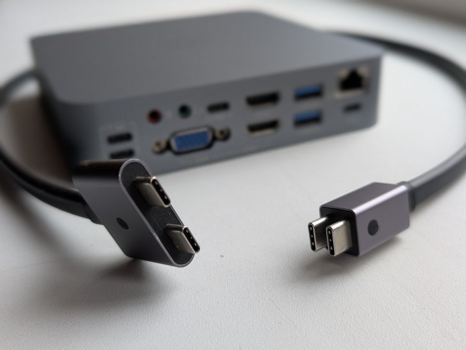 Док станція для MacBook