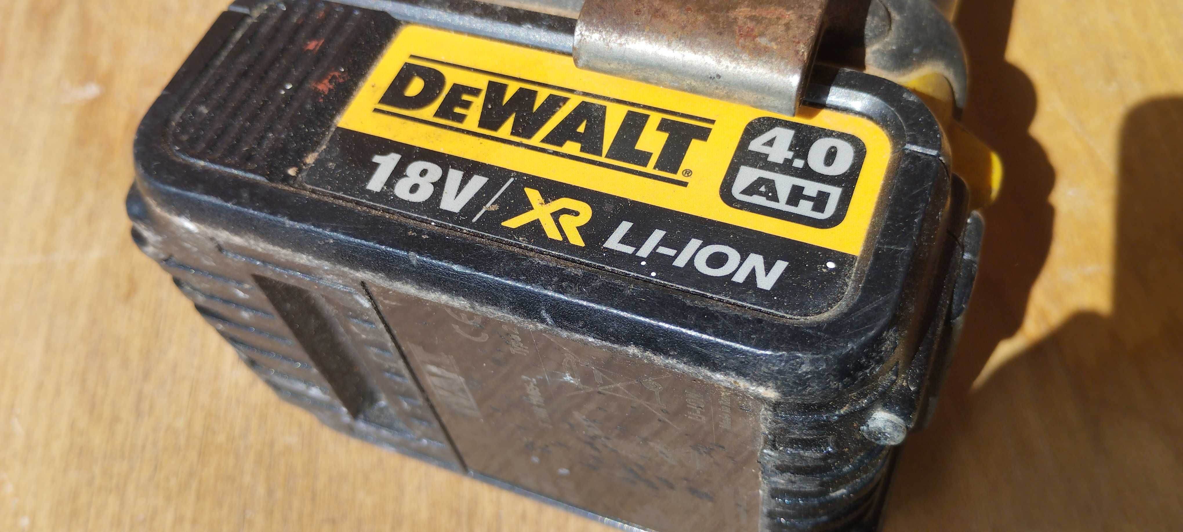 Безщітковий ударний шуруповерт гайковерт DEWALT DCF886 Імпакт