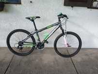 Bicicleta montanhosa e de passeio.