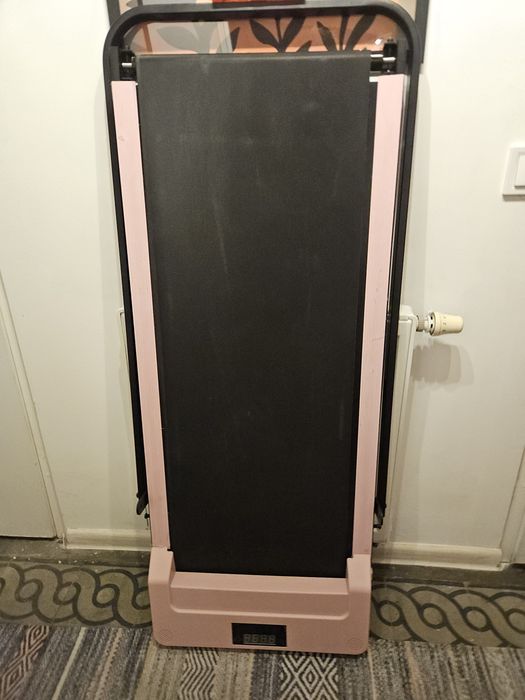 Oddam różową bieżnie