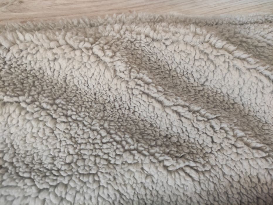 Szary kocyk niemowlęcy