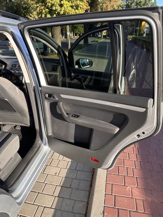 VW Touran 2013 максимальна комплектація ідеальний стан