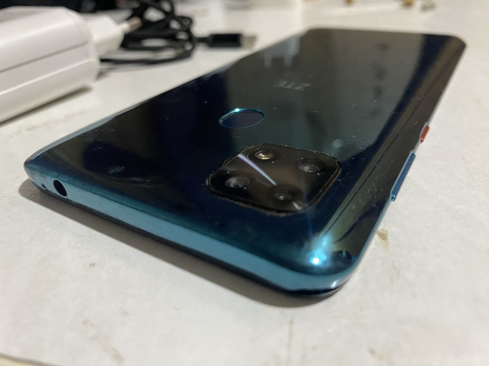 ZTE Blade 20 Smart (ZTE 2050) 4/128 gb лучше чем Xiaomi