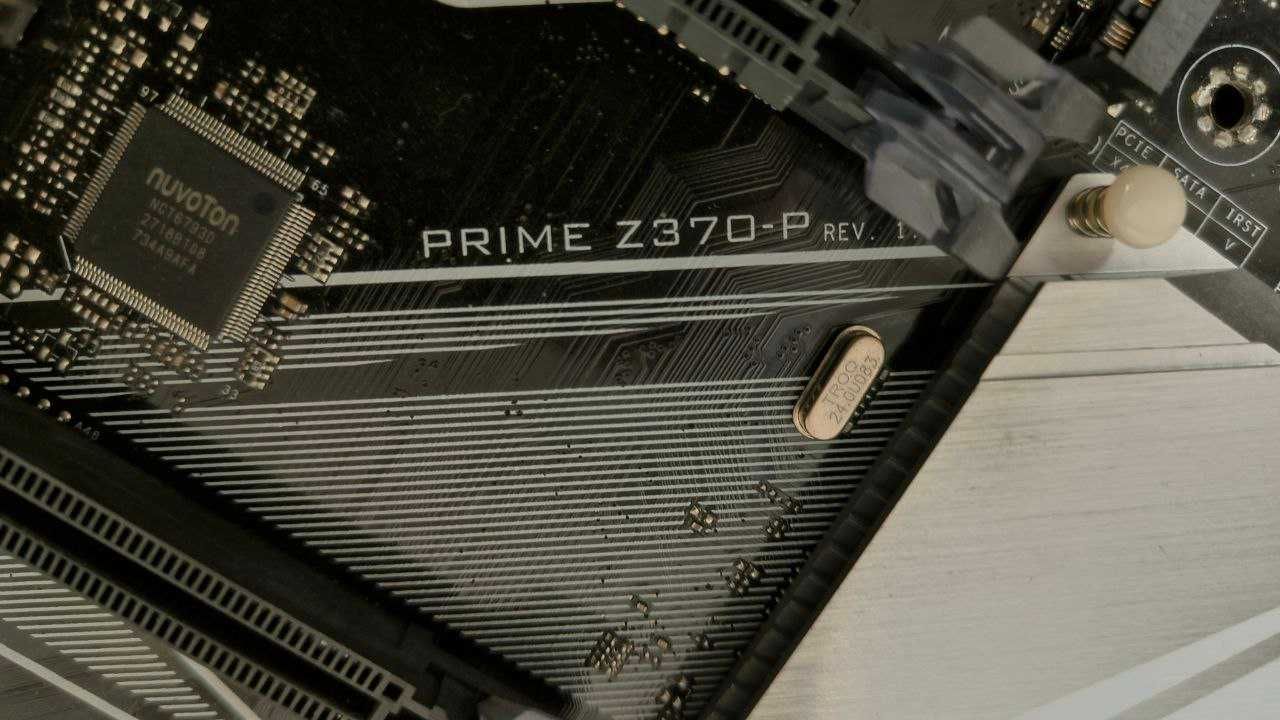 Процесор INTEL Core™ i7 8700K 
Материнська плата ASUS PRIME Z370-P