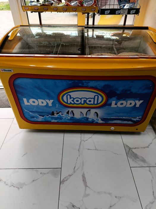 Розпродаж торгового обладнання.