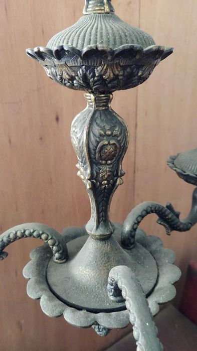 Candeeiro em ferro fundido