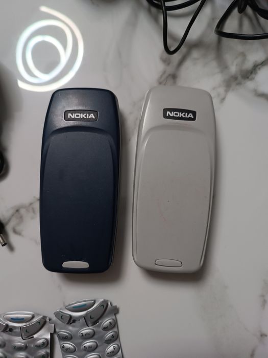 Nokia 3310 plus inna  + czesci