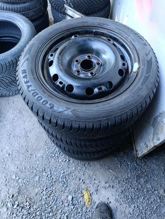 185/60/15 Good year ultra grip 9