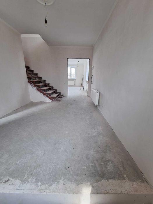 Продам трехэтажный Дом в Корабельном (р-н Жукова)