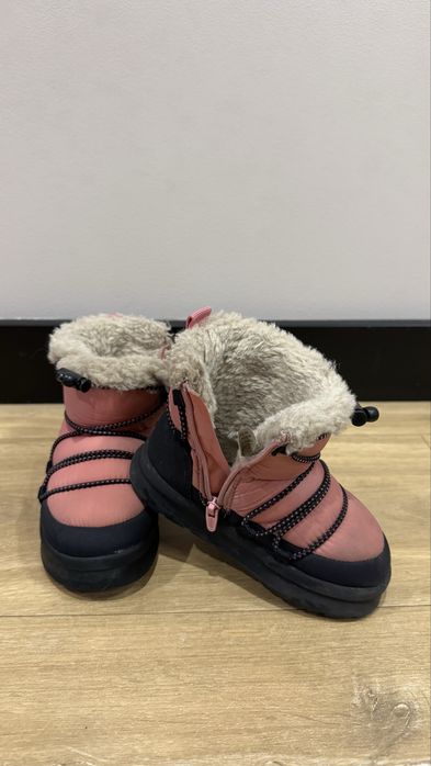 Ciepłe zimowe buty dla dziewczynki