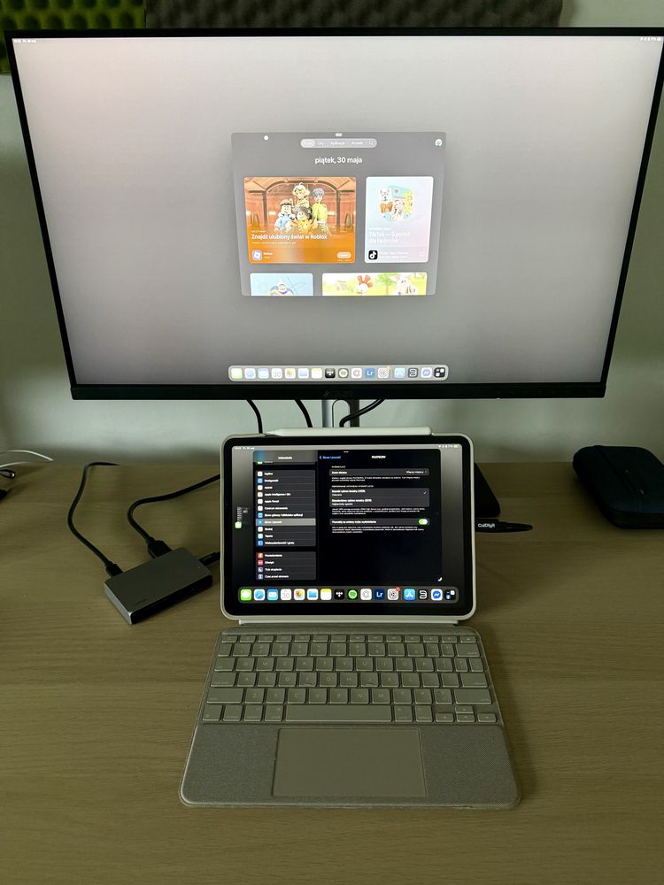 iPad Pro 11 A2377 WiFi 256GB plus klawiatura Combo Touch plus rysik