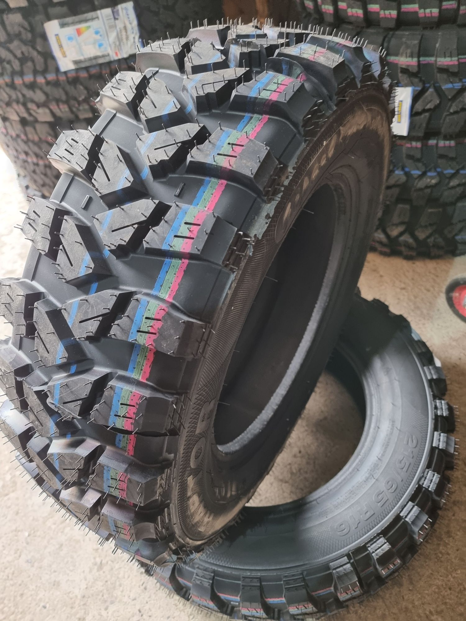 Opony Terenowe 215/70 R16 Raptor Wzór Maxxis Trepador