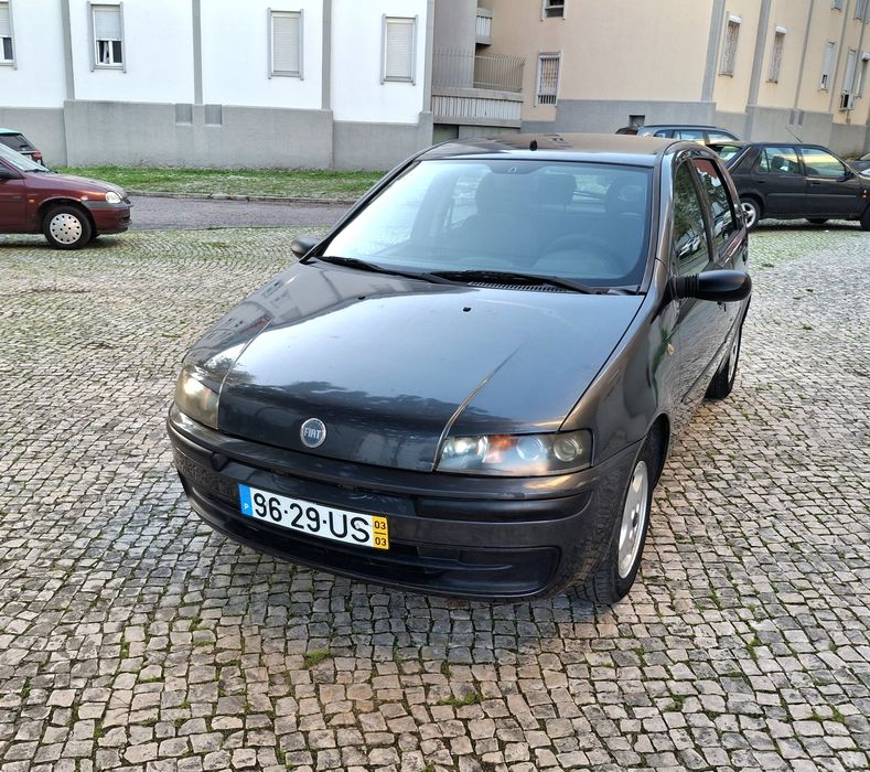 Fiat Punto 1.2i 16v Nacional 03