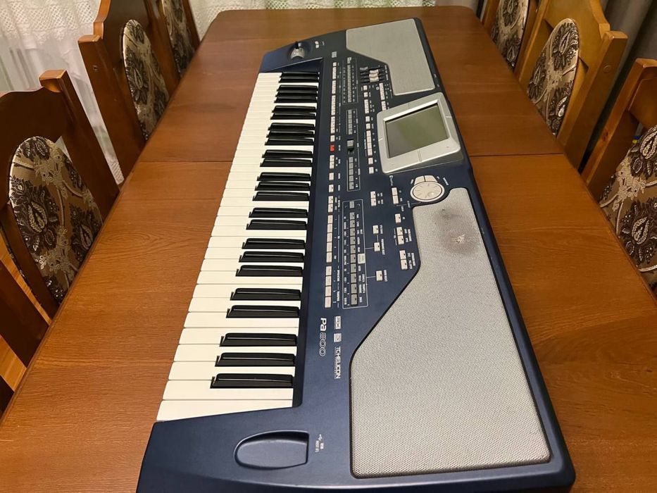 Синтезатор Korg pa800 в робочому стані