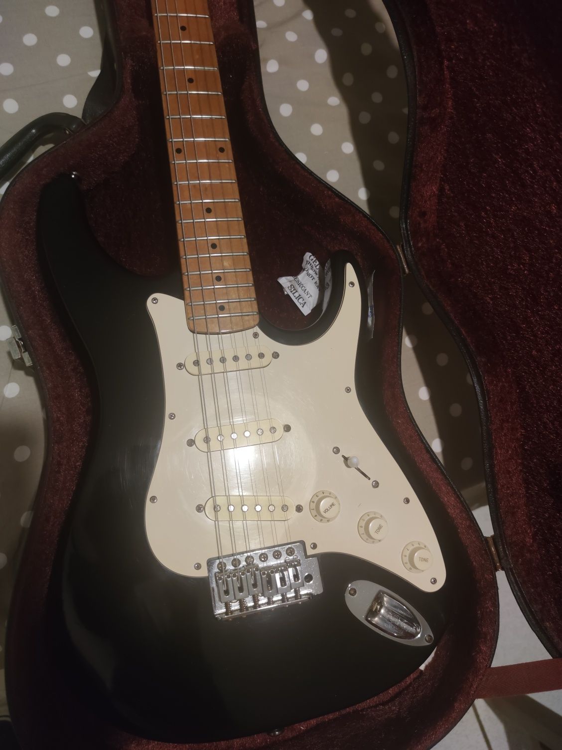 Guitarra Washburn Mercury mg230
