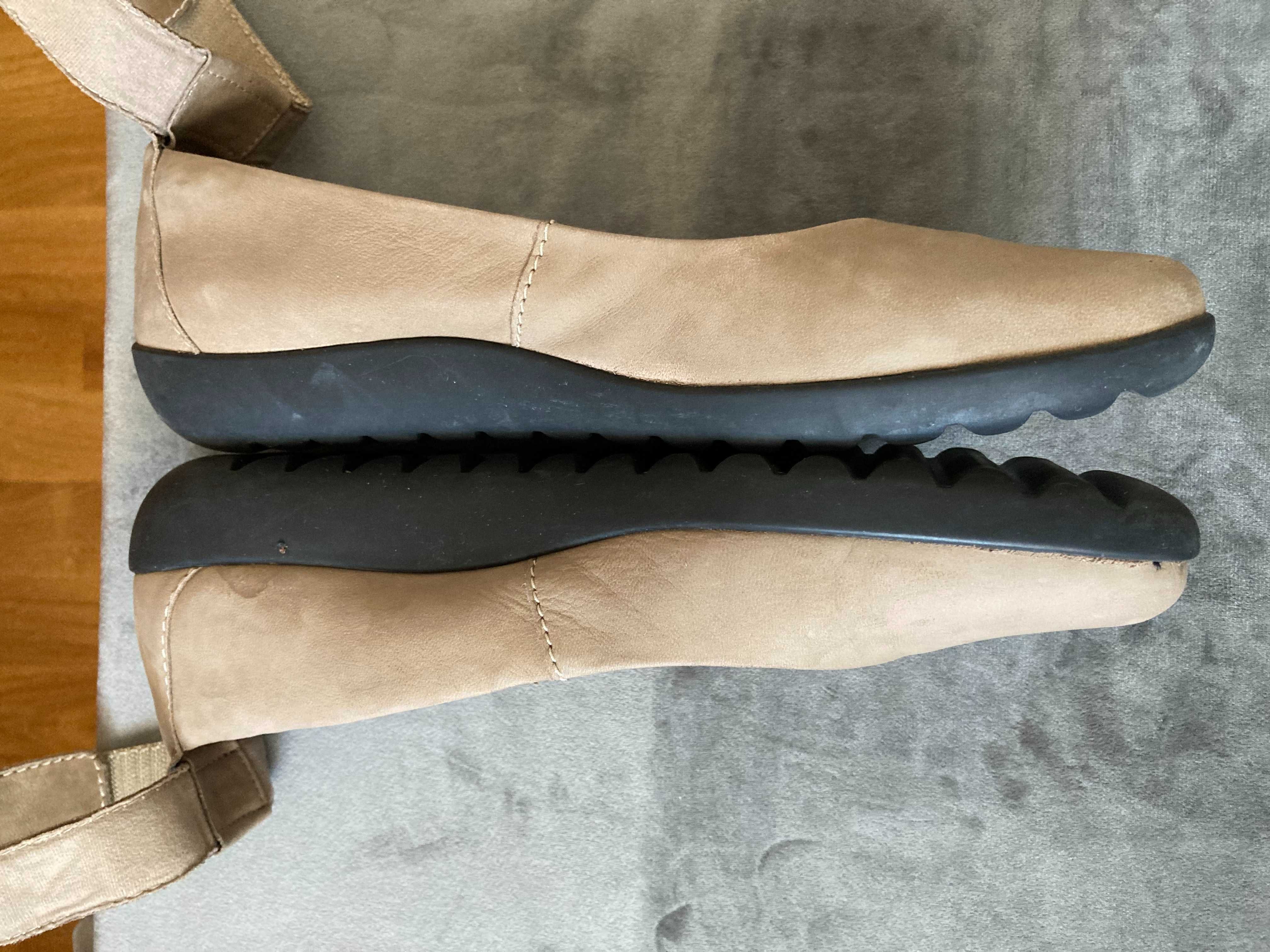 Komfortowe baleriny Clarks Medora Nina - naturalny nubuk – rozm. 40
