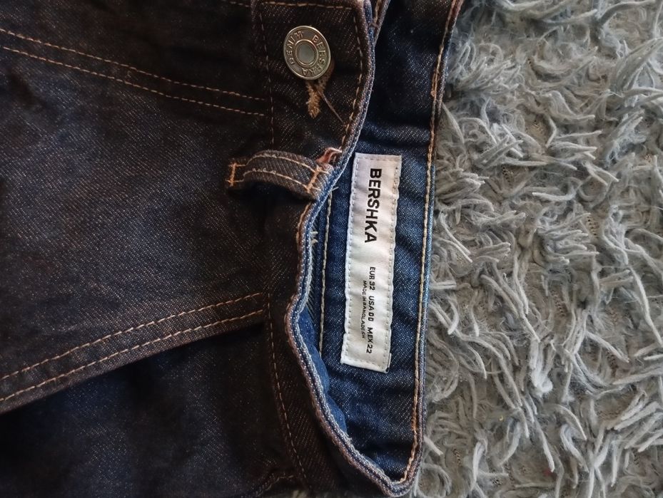 Баггі джинси  Bershka з ефектом бруду