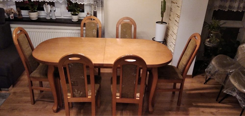 Stół z 6 krzesłami salon jadalnia