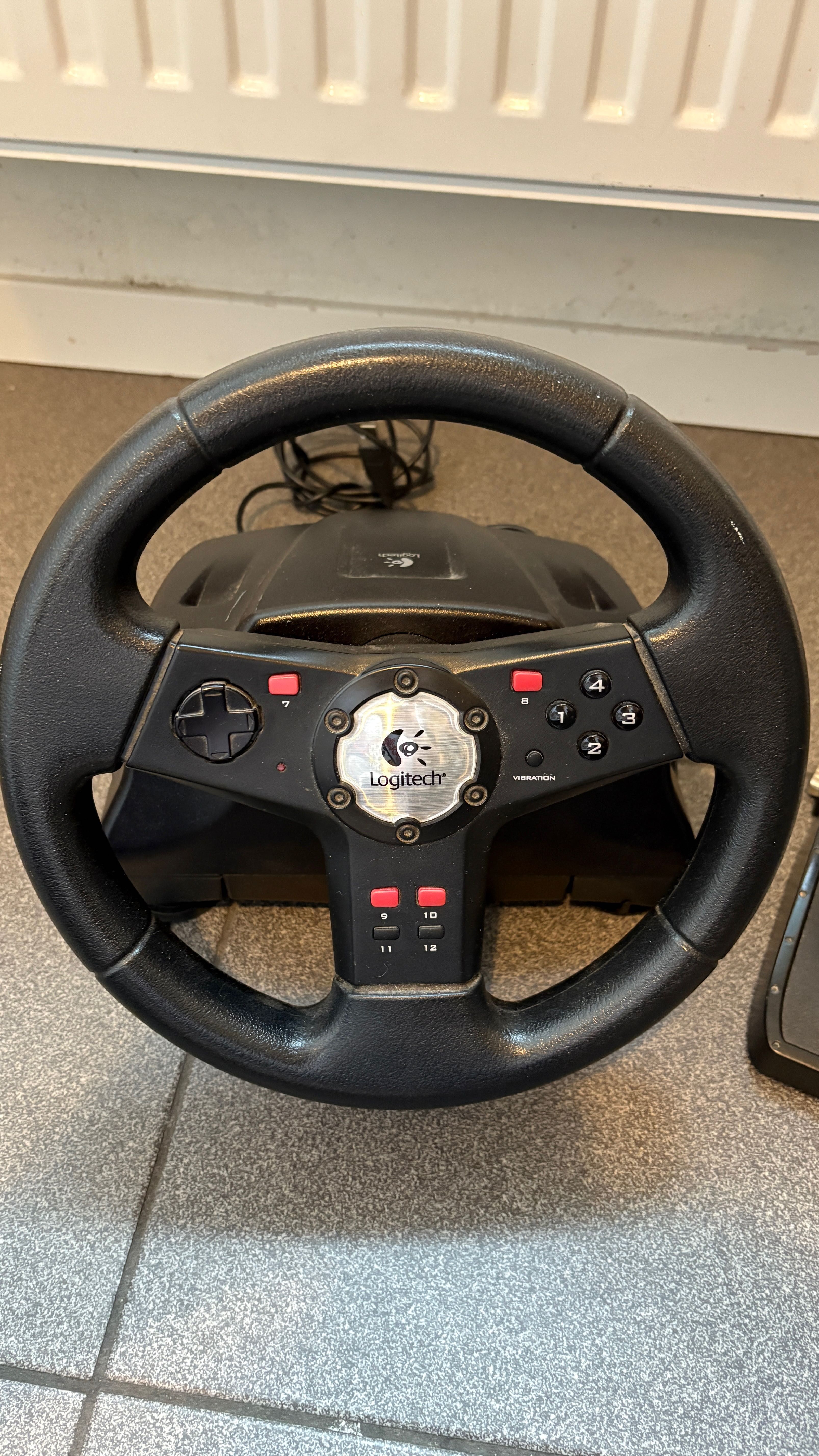Игровой руль Logitech  Formula Vibration