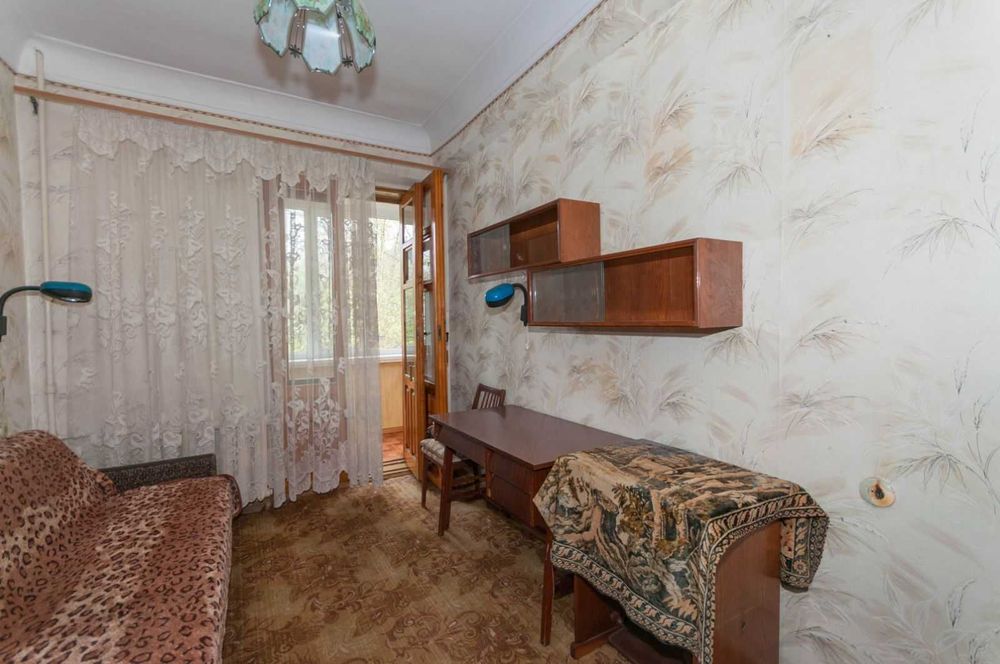 Здається 2-х к. кв. по вул. Воз"єднання Украіни (біля Манежу)