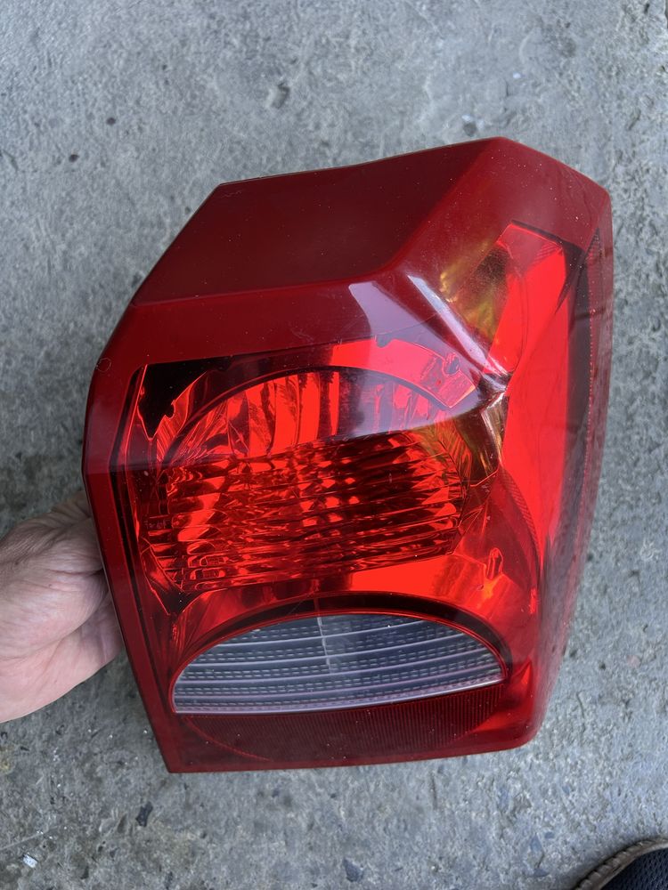 Фара стоп ліхтар задній правй Dodge caliber Америка