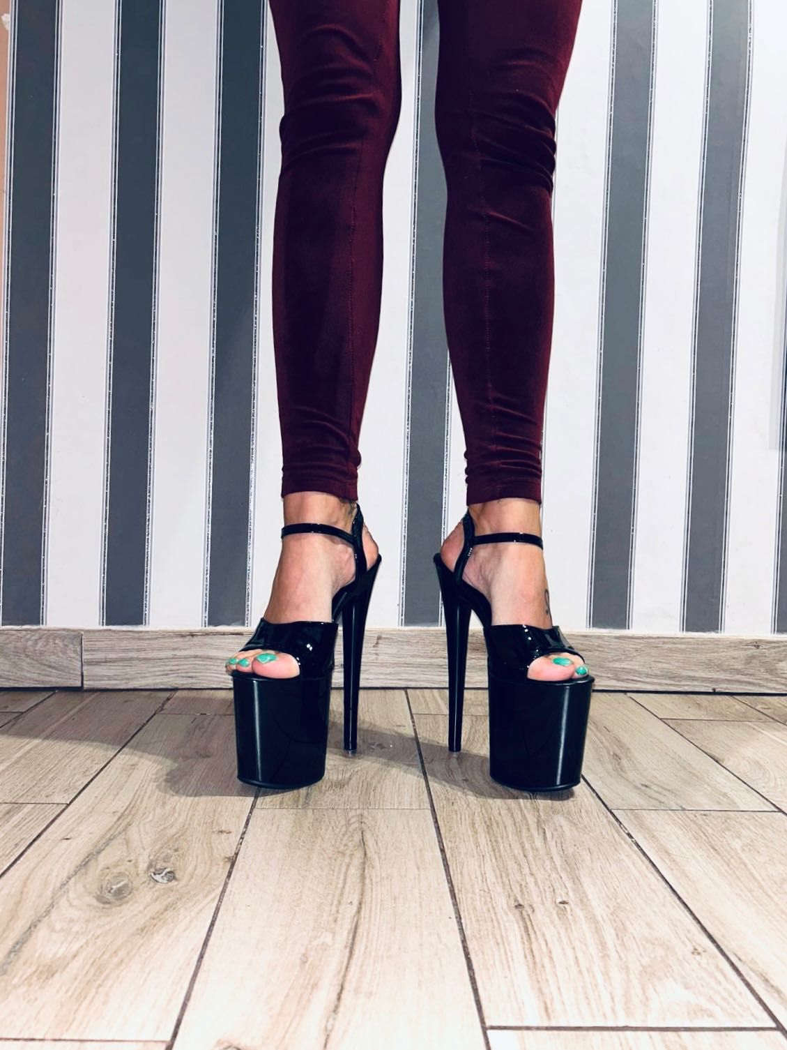 263/ODRĘKI 40 Lakier czarne sandały gogo 21cm exotic strip dance 35-48